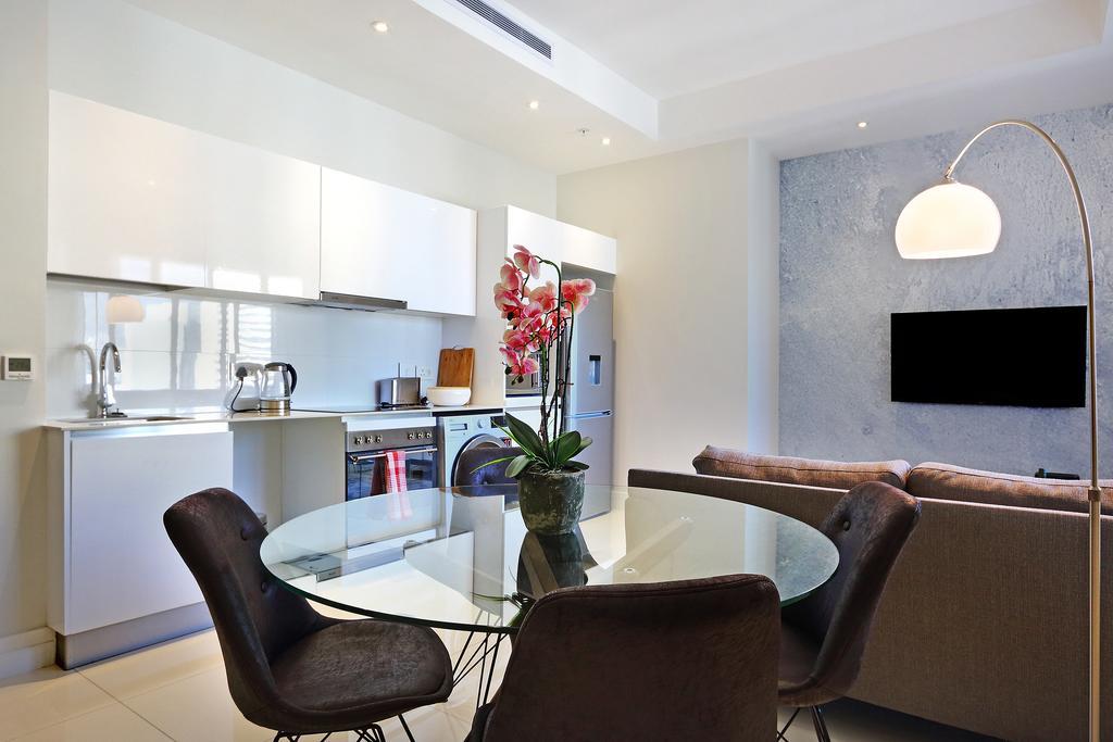Triangle Luxury Suites By Totalstay Kaapstad Buitenkant foto