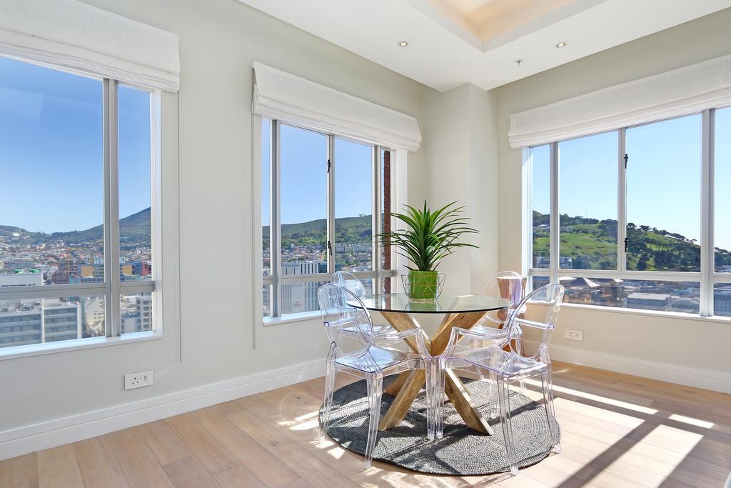 Triangle Luxury Suites By Totalstay Kaapstad Buitenkant foto