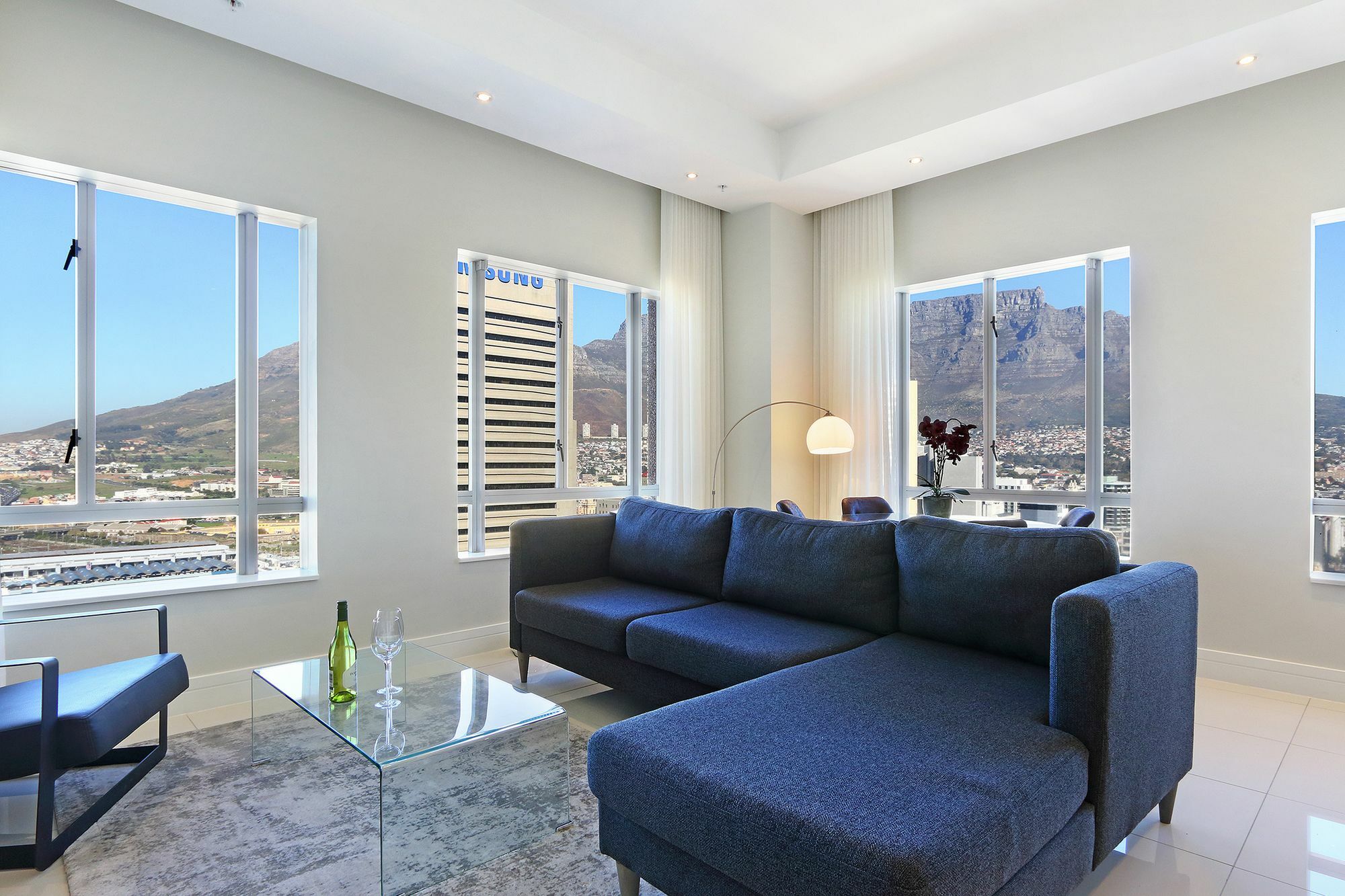 Triangle Luxury Suites By Totalstay Kaapstad Buitenkant foto