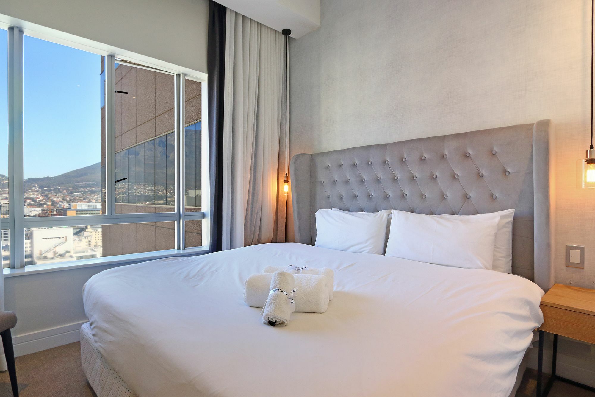 Triangle Luxury Suites By Totalstay Kaapstad Buitenkant foto