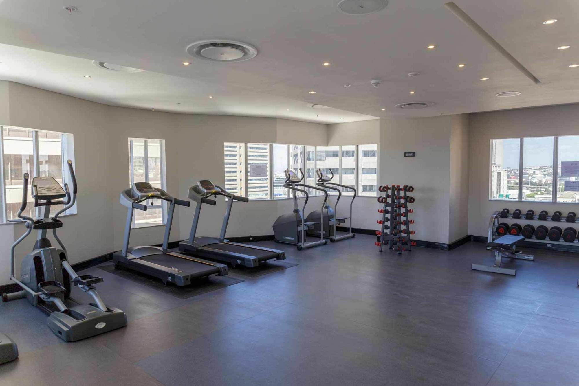 Triangle Luxury Suites By Totalstay Kaapstad Buitenkant foto
